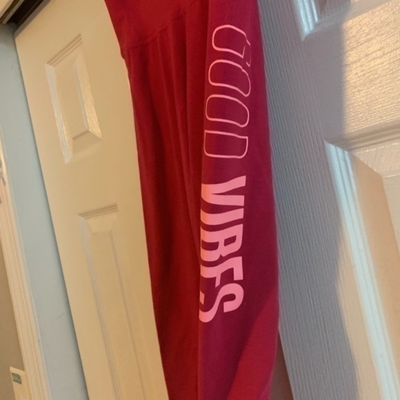 Good Vibes Pink Capri‎ Leggings Size Medium - Picture 3 of 6